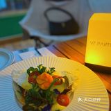 成都绝美露营西餐厅。眺望双子塔，拍照满分💯