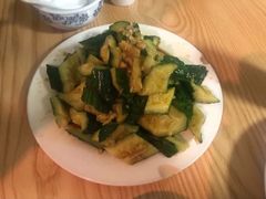 拍黄瓜-玫瑰红烤羊排(北新桥三条店)