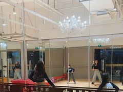 -炫艺舞蹈培训中心(枫尚奥特莱斯店)