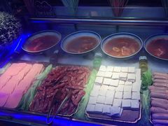 -布罗城堡自助烧烤(鸿通城购物中心店)