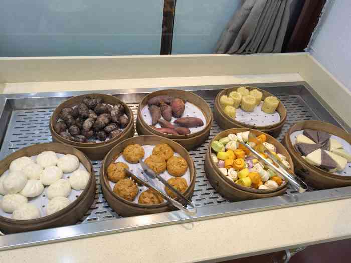 南关厢素食馆-"上午在南关厢街道闲逛,人比较少,快中午时.