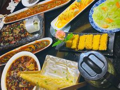 -东口码头·烧鸽子·鱼头泡饼·地方菜(金鹰悦城店)
