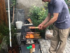 -小草屋轰趴馆别墅派对新场团建家庭聚会