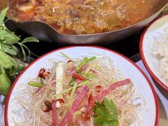 -毛辣果·贵州红酸汤牛肉火锅(西单店)