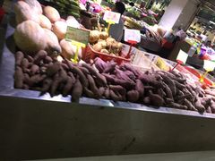 -三亚新鸿港水果一级批发市场