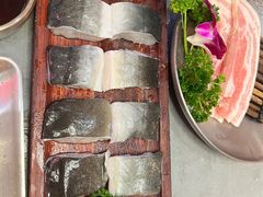 -围炉肉舍•炭烤活鳗•丹东海鲜烤肉(步行街店)