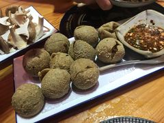 -野山舂·贵州现舂酸汤火锅(鸿通城店)