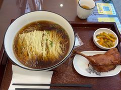 烤鸭腿面-百年老字号·观振兴蟹黄面·三虾面·苏式面(观前街富仁坊巷店)