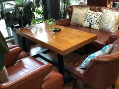 靠窗位-桉树林A coffee 森林餐厅(三圣乡店)