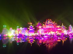 -淄博花灯齐彩城