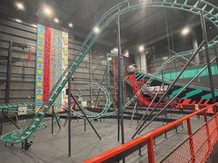 -极限PLAY运动娱乐新世界·团建派对潮玩休闲馆·室内蹦极高空游乐园