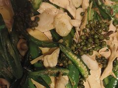 -八府香鸭·啫啫煲(华山路店)