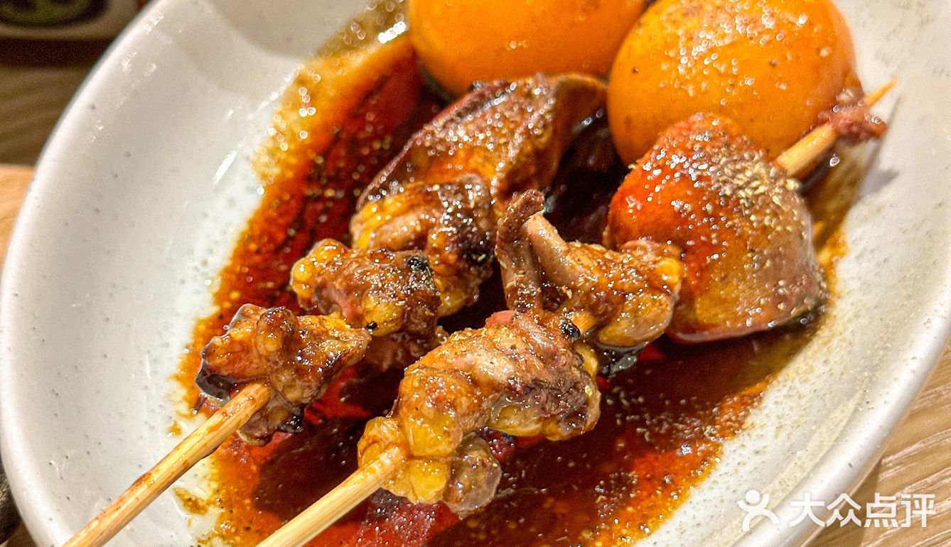 想要尝试正宗日本料理吗？南海大道有一家超级受欢迎的炭火烧居酒