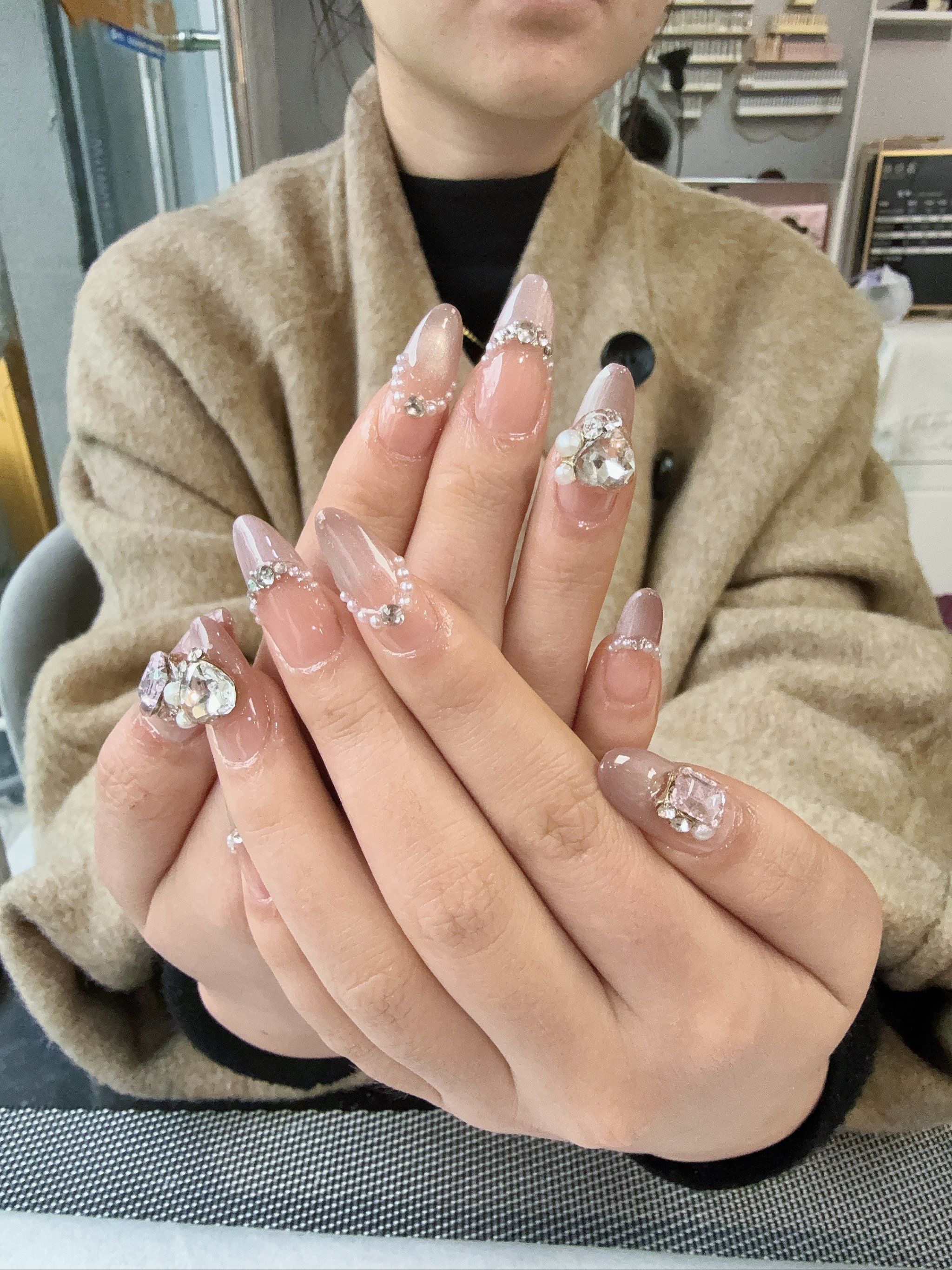贴钻美甲#美容美甲美睫如果说裸色是温柔