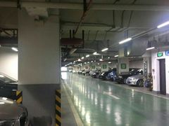 -飞洲国际广场-地下停车库