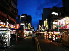 -六合夜市