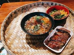 -爆炸头阿姨小四川正宗川味小吃(无任何分店)