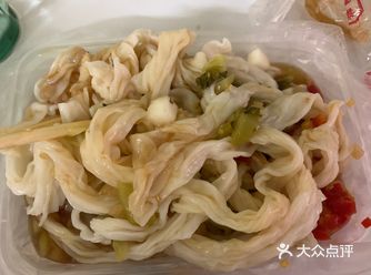 大众点评上种草的泡沫箱肠粉，今天终于去买了