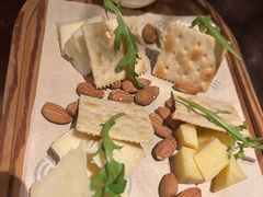 -恰餐厅及酒吧 CHAR Bar & Grill (北京丽都皇冠假日店)