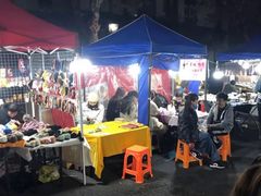 -吴山路夜市