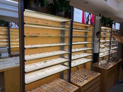 -优医视平价眼镜超市蔡司依视路折扣(小马厂店)