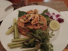 -Chom Cafe and Restaurant
