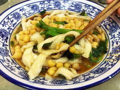 豌豆刀削面-渝之汇牛肉豌杂面