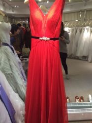 -满庭芳婚纱礼服店