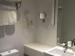 -全季酒店(重庆李子坝牛角沱地铁站店)