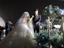 点击看大图 -GRACE KELLY婚纱与礼服(北京店)