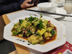 -鲁员外地锅鸡地锅鱼(古墩路店)