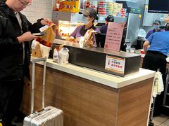 -麦当劳(上海虹桥站30B检票口楼上)