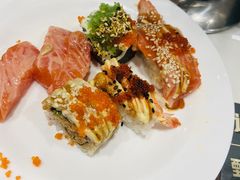 -金马门国际美食百汇(珞喻路店)