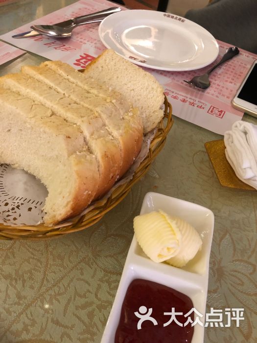 华梅西餐厅(中央大街店)槽子面包切片图片 - 第8张