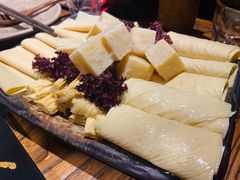 -老牌坊云南鱼豆花火锅(哈西万达店)