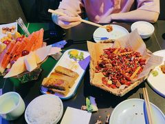 -粉墨特色菜·烧烤音乐酒馆