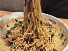 -呼啦面馆·头牌豌杂面(爱琴海店)