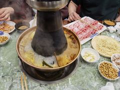 -楼外楼大刀肉传统火锅(西安大路店)