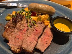香肠牛排拼盘-The Diner X餐厅(青岛万象城店)