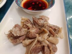 肚包肉-乡村馕坑肉·烧烤·新疆菜·本地人更爱吃(阿勒泰首店)