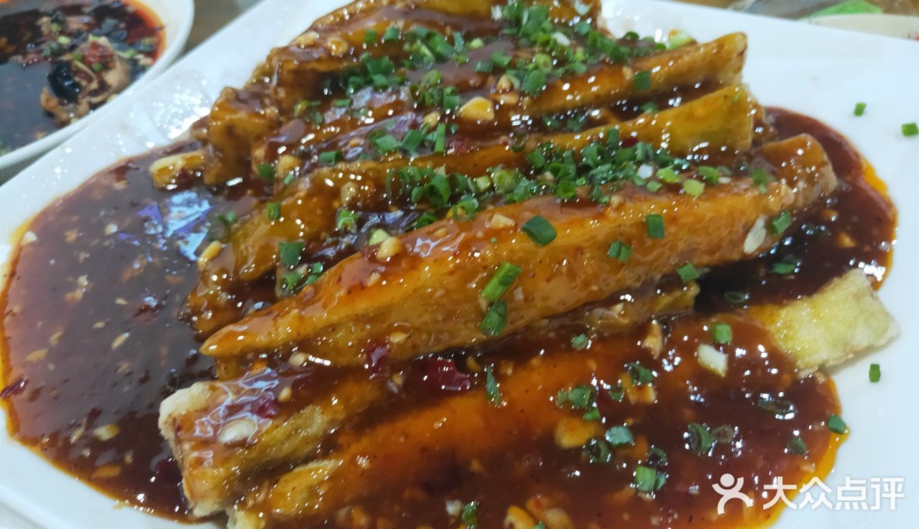 菜量很足，都是挺大一份的，点了一份酸菜鱼