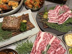 -草家酱蟹炭火烤肉店(珲春南路一店)
