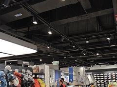 -迪卡侬(环球港店)