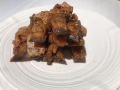 特色本帮熏鱼-HOMES上海本帮菜(襄阳公园店)