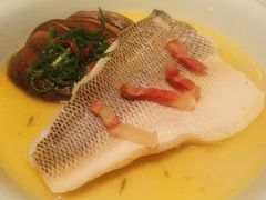 非一般鲈鱼配大褐菇-港丽餐厅(高德置地店)