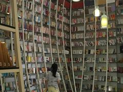 -钟书阁(松江泰晤士小镇店)