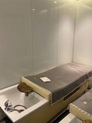 -LESSMORE科技头皮理容中心