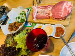 -江南猪肉商会无限续吃(弘大店)