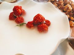 杨梅鳕鱼球-柳莺湖上·湖景餐厅·江南菜(西湖店)