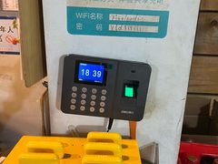 -渝嘴小老弟老火锅(华新村店)